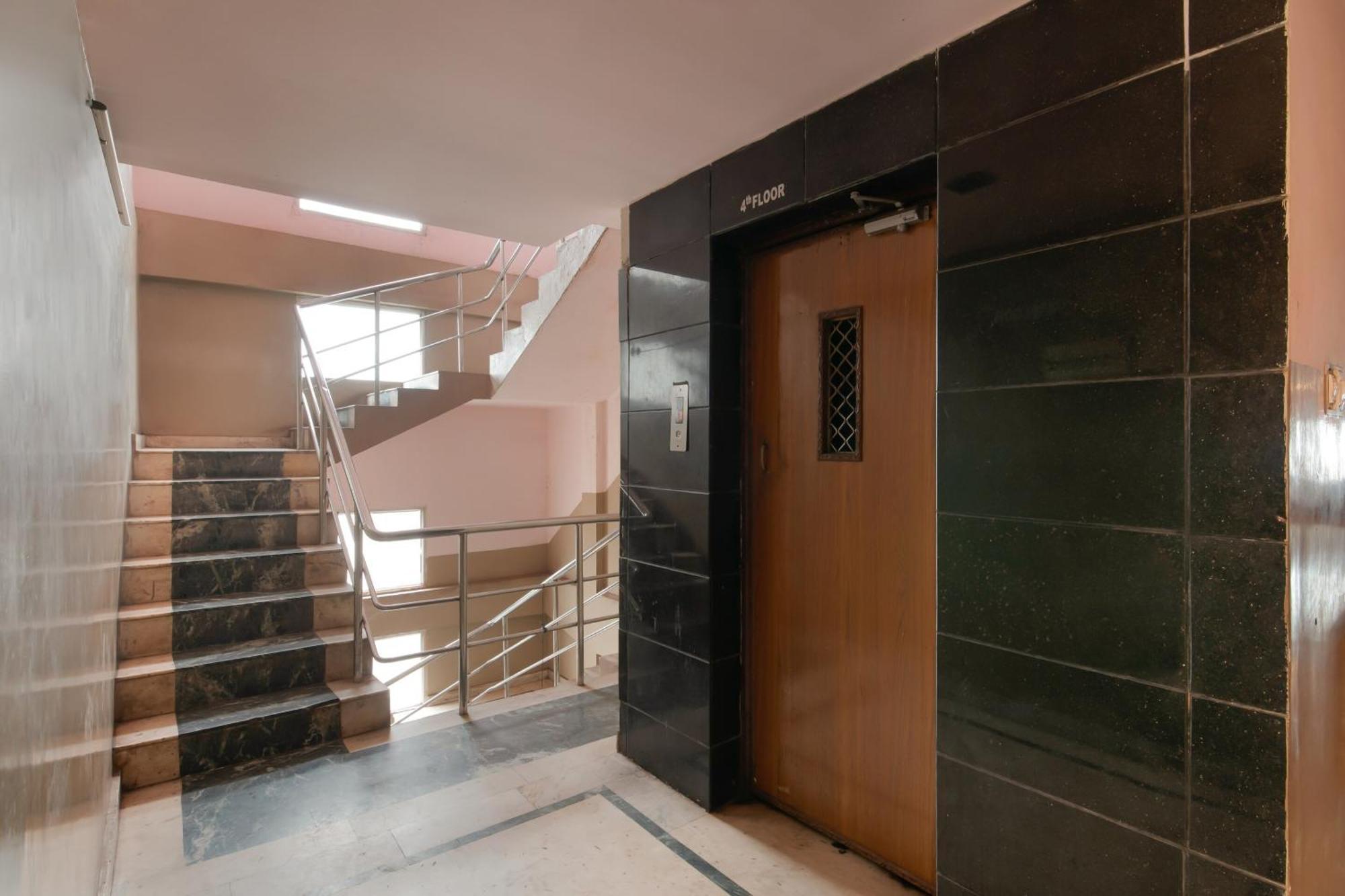 Spot On Hotel Manikanta Residency Visakhapatnam Exterior foto